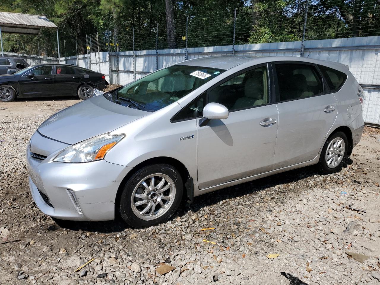 TOYOTA PRIUS V 2013