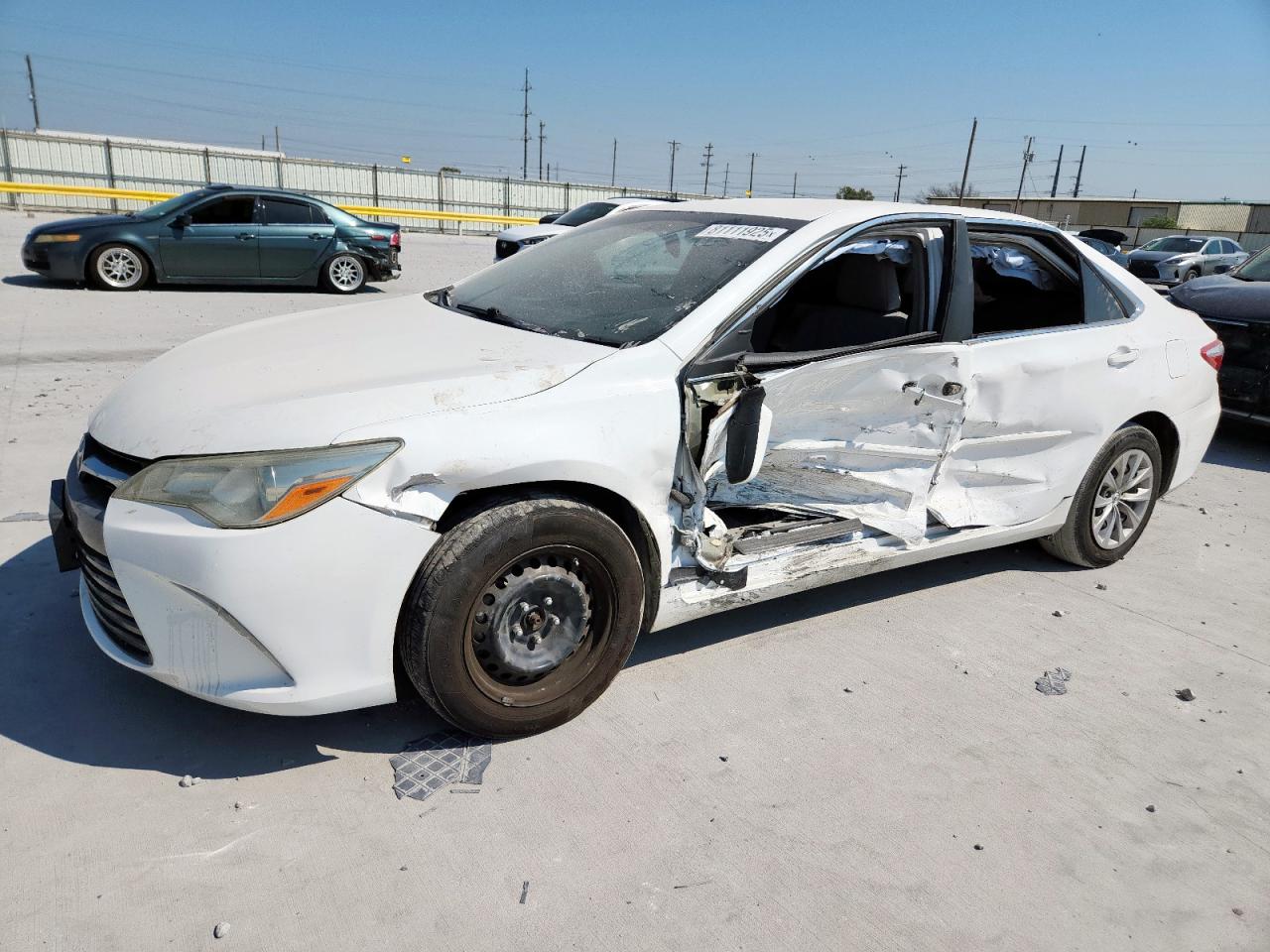 TOYOTA CAMRY LE 2015