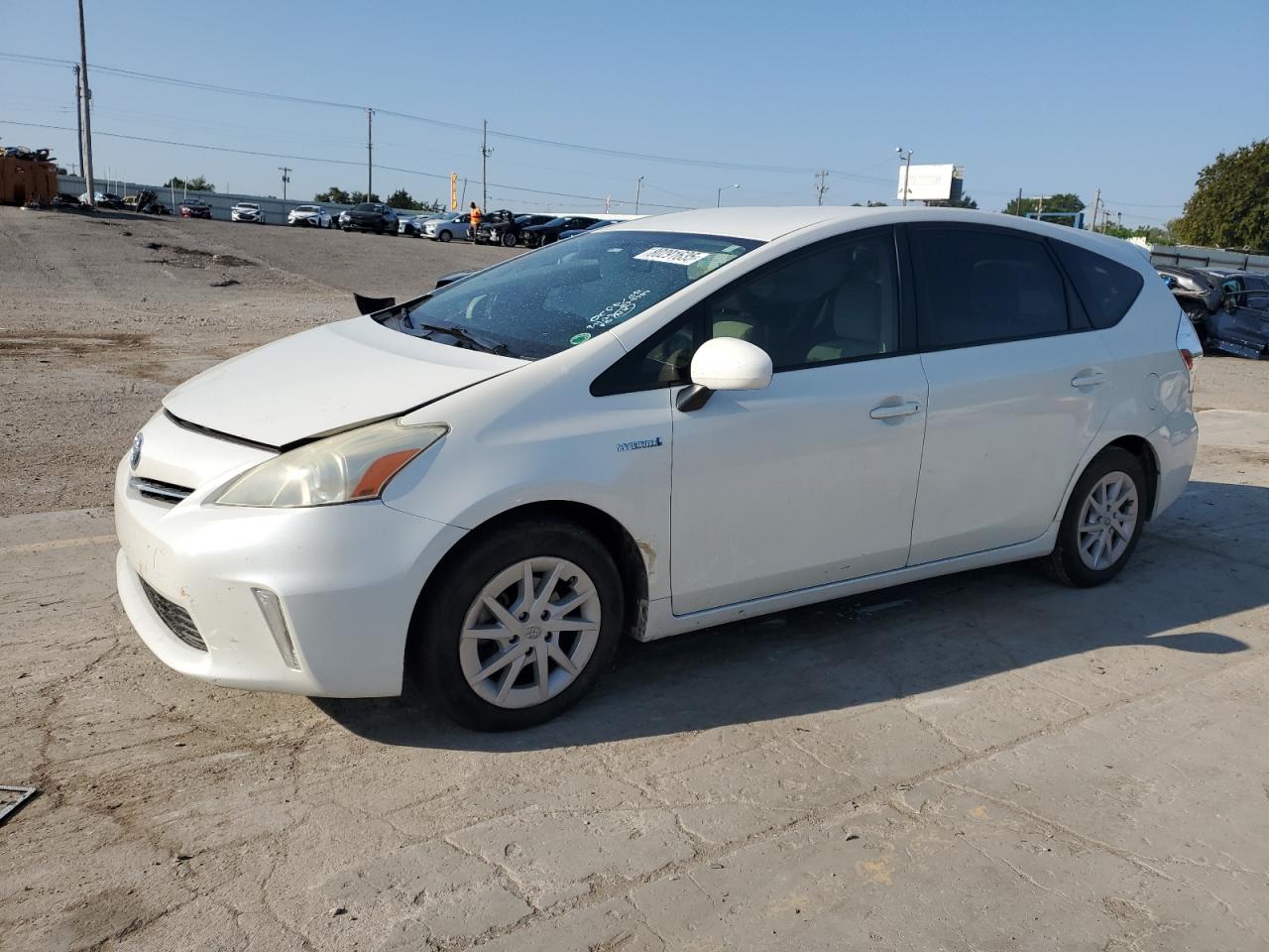 TOYOTA PRIUS V 2013