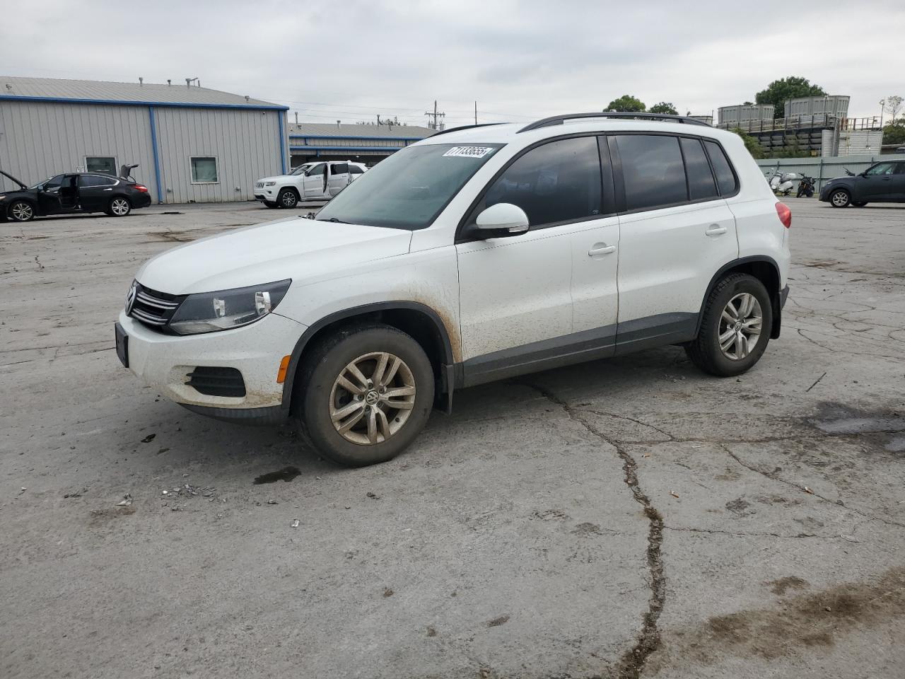 VOLKSWAGEN TIGUAN S 2016