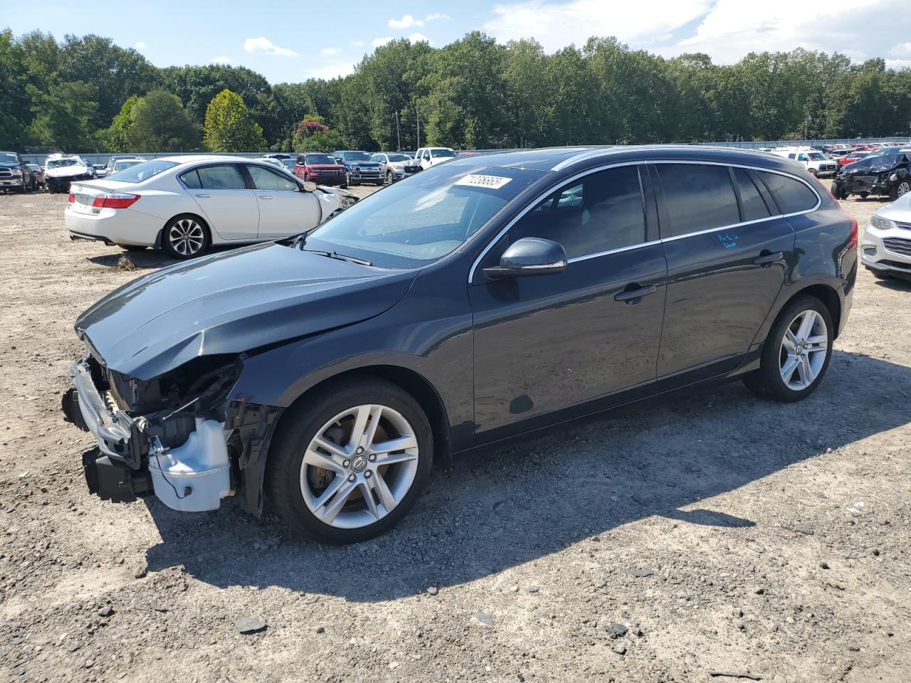 VOLVO V60 PREMIER 2015