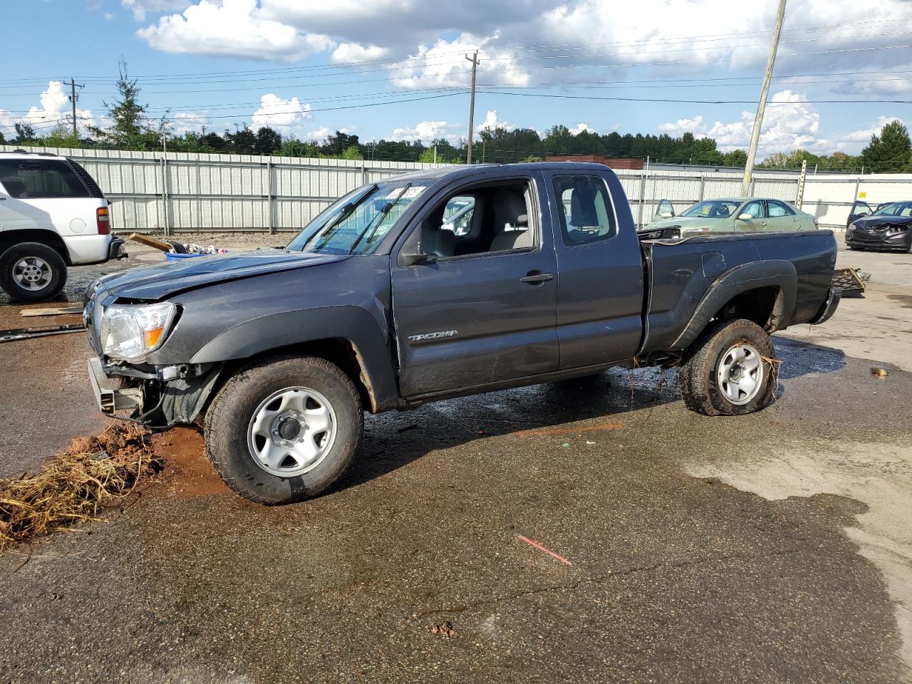 TOYOTA TACOMA ACC 2011