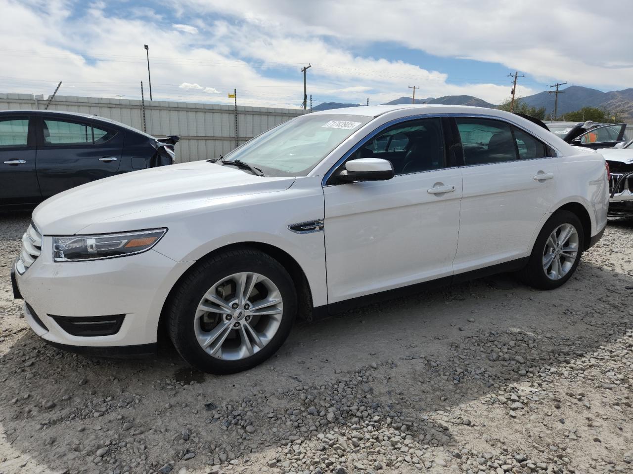 FORD TAURUS SEL 2016