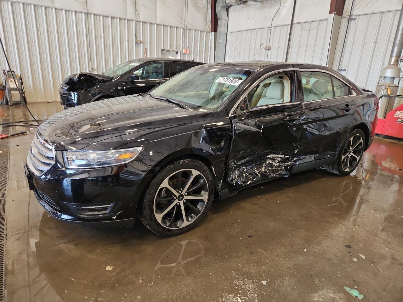 FORD TAURUS SEL 2016