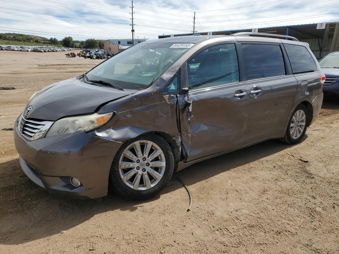 TOYOTA SIENNA XLE 2011