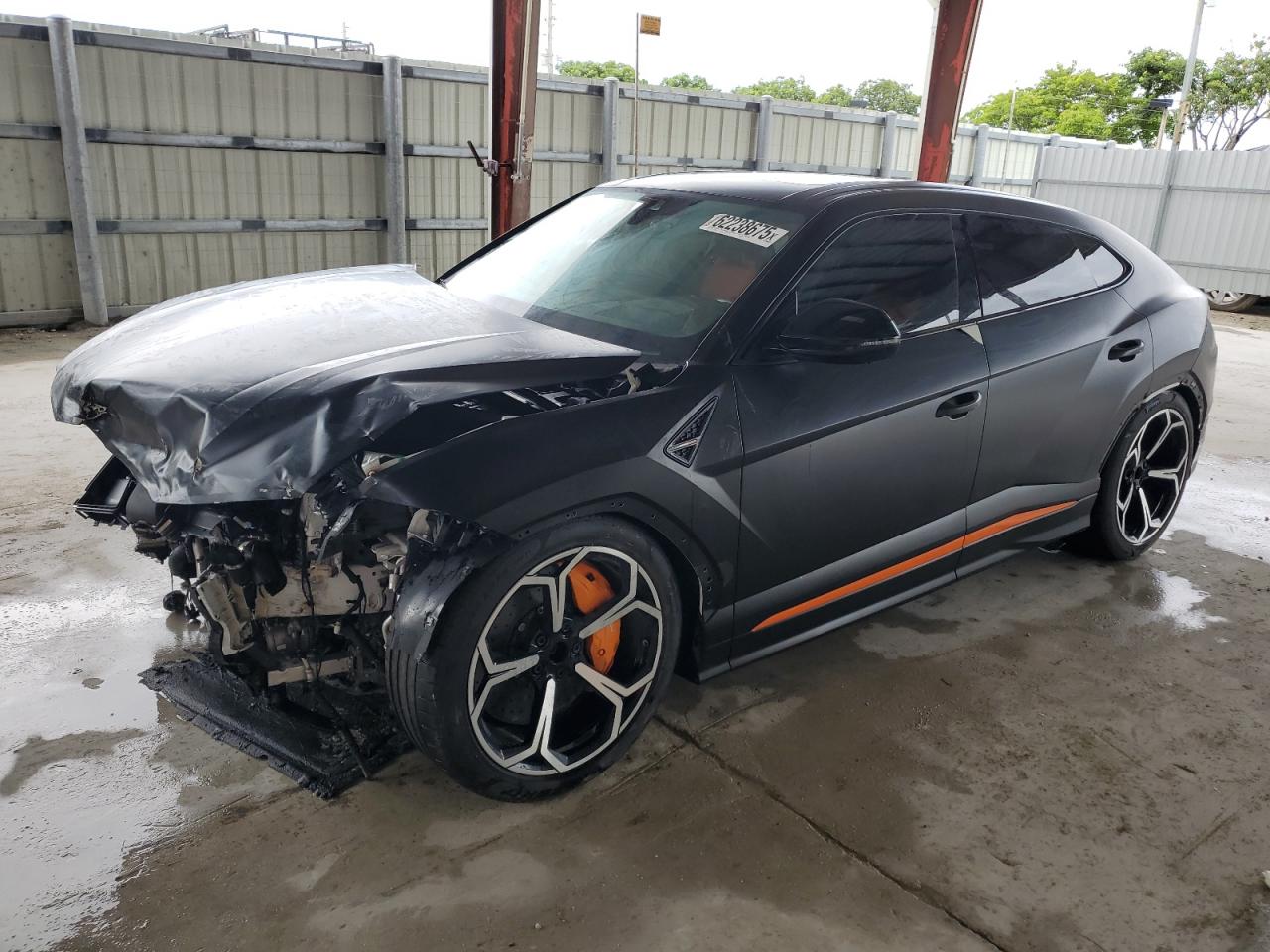 LAMBORGHINI URUS 2019