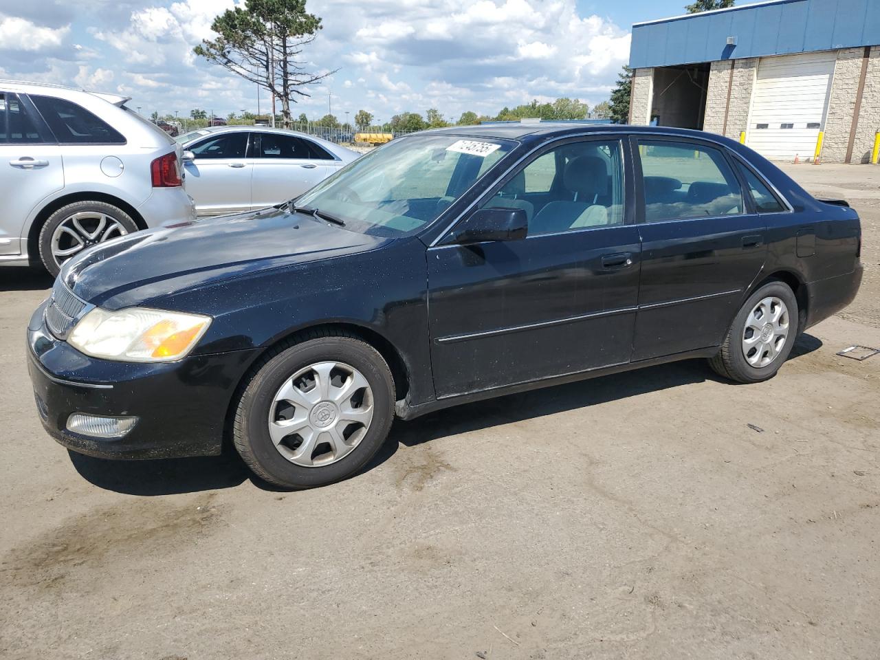 TOYOTA AVALON 2001