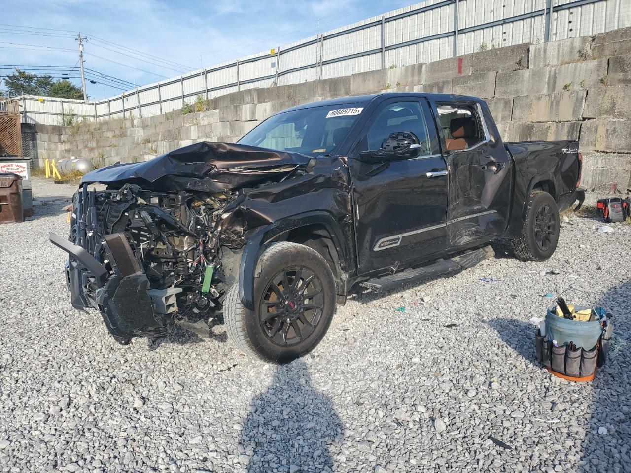 TOYOTA TUNDRA CRE 2022