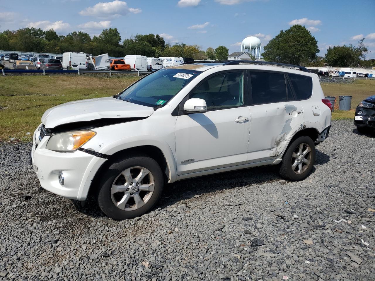 TOYOTA RAV4 2011