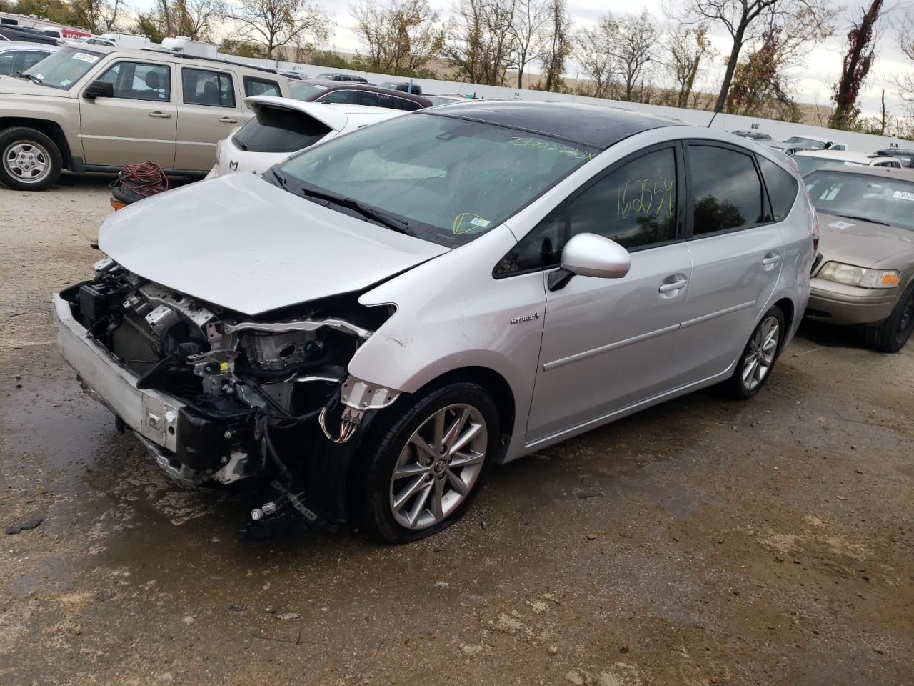 TOYOTA PRIUS V 2015