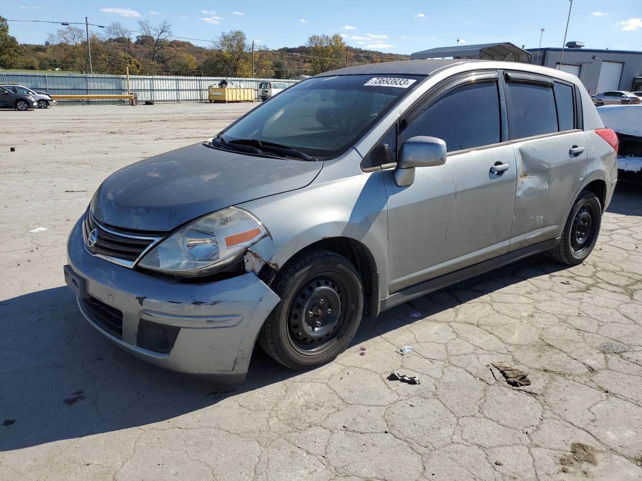 NISSAN VERSA 2011