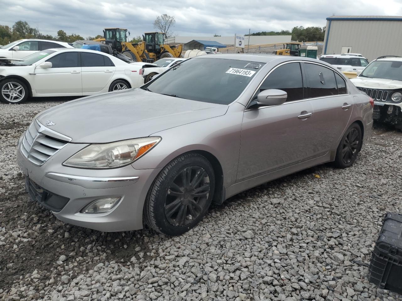 HYUNDAI GENESIS 3. 2013