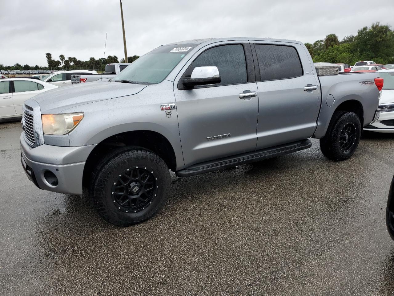 TOYOTA TUNDRA CRE 2011