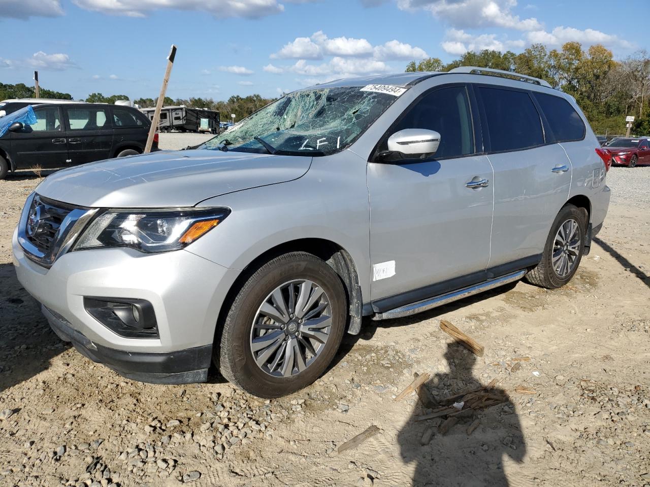 NISSAN PATHFINDER 2019