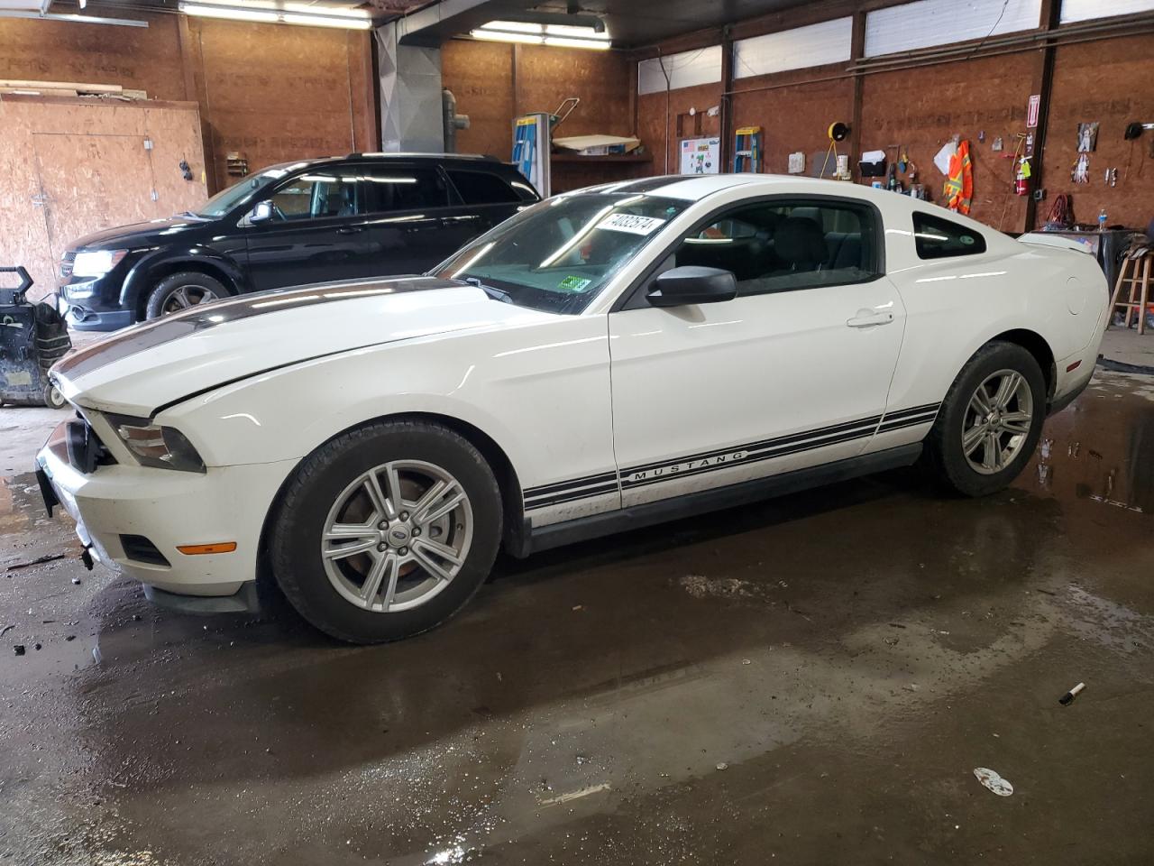 FORD MUSTANG 2011