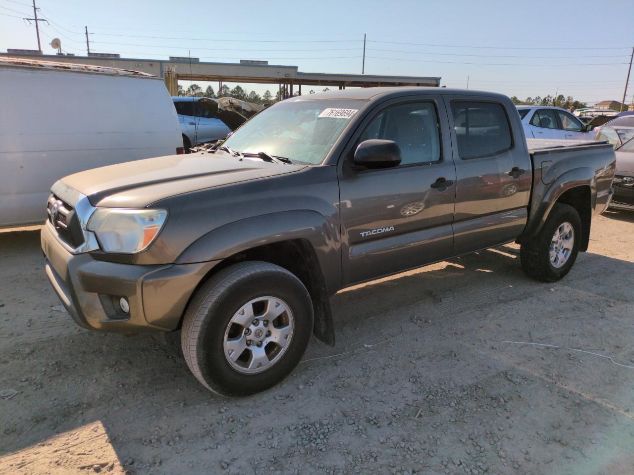 TOYOTA TACOMA DOU 2015