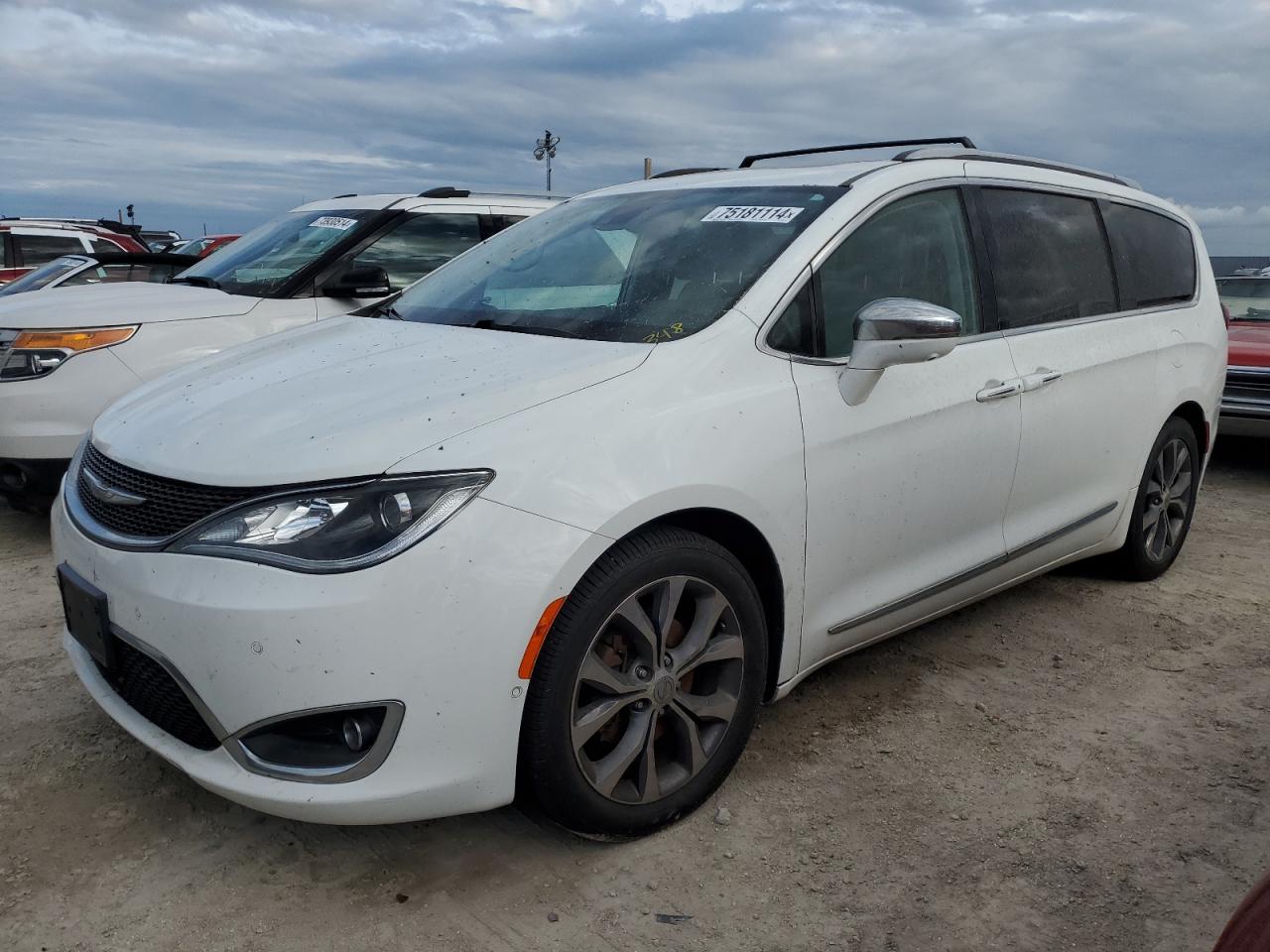 CHRYSLER PACIFICA L 2017