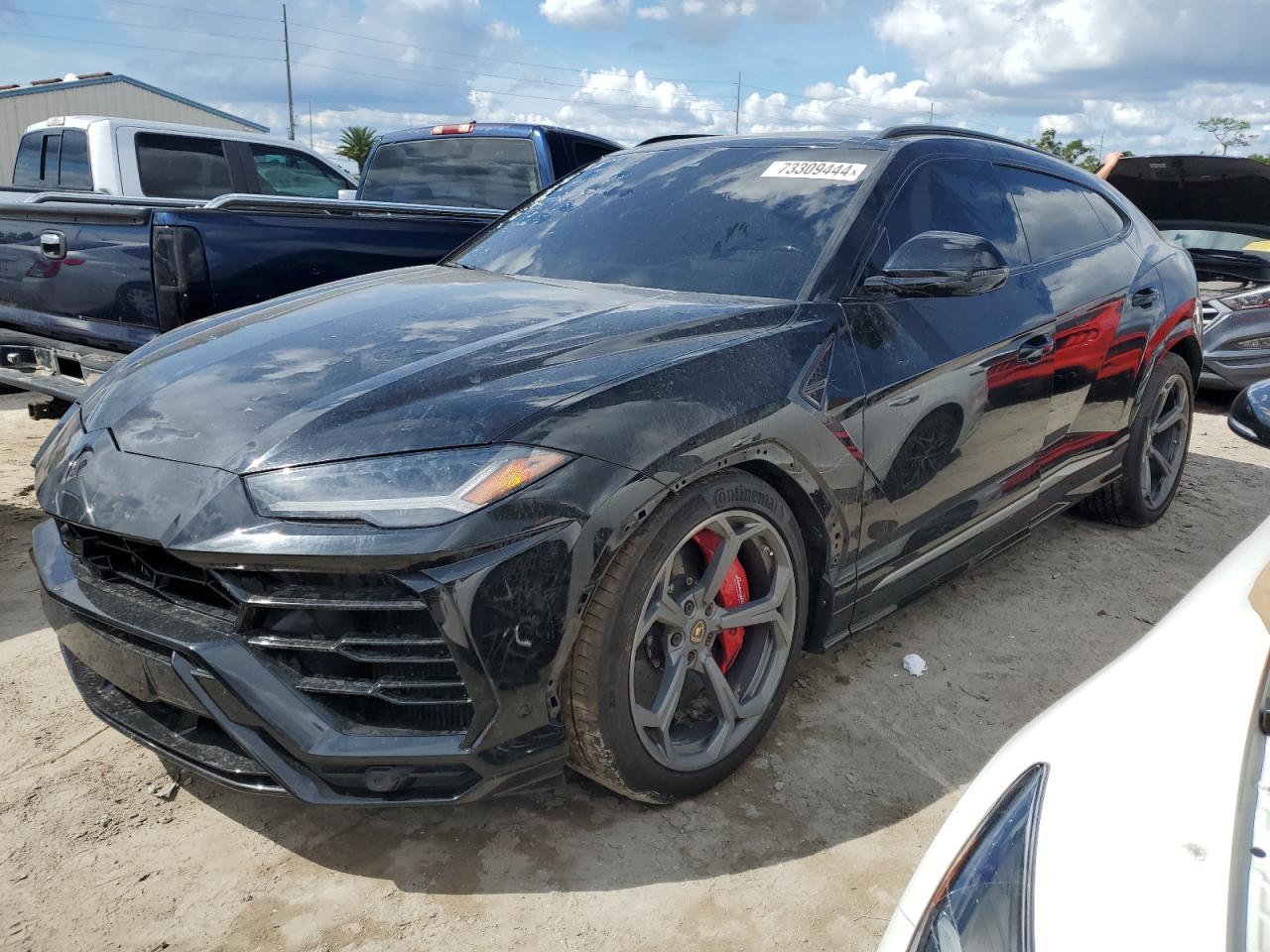LAMBORGHINI URUS 2019