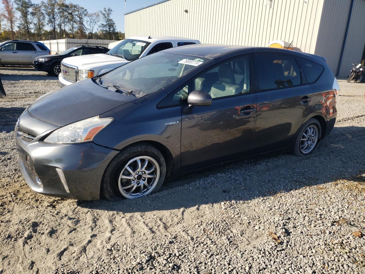 TOYOTA PRIUS V 2013