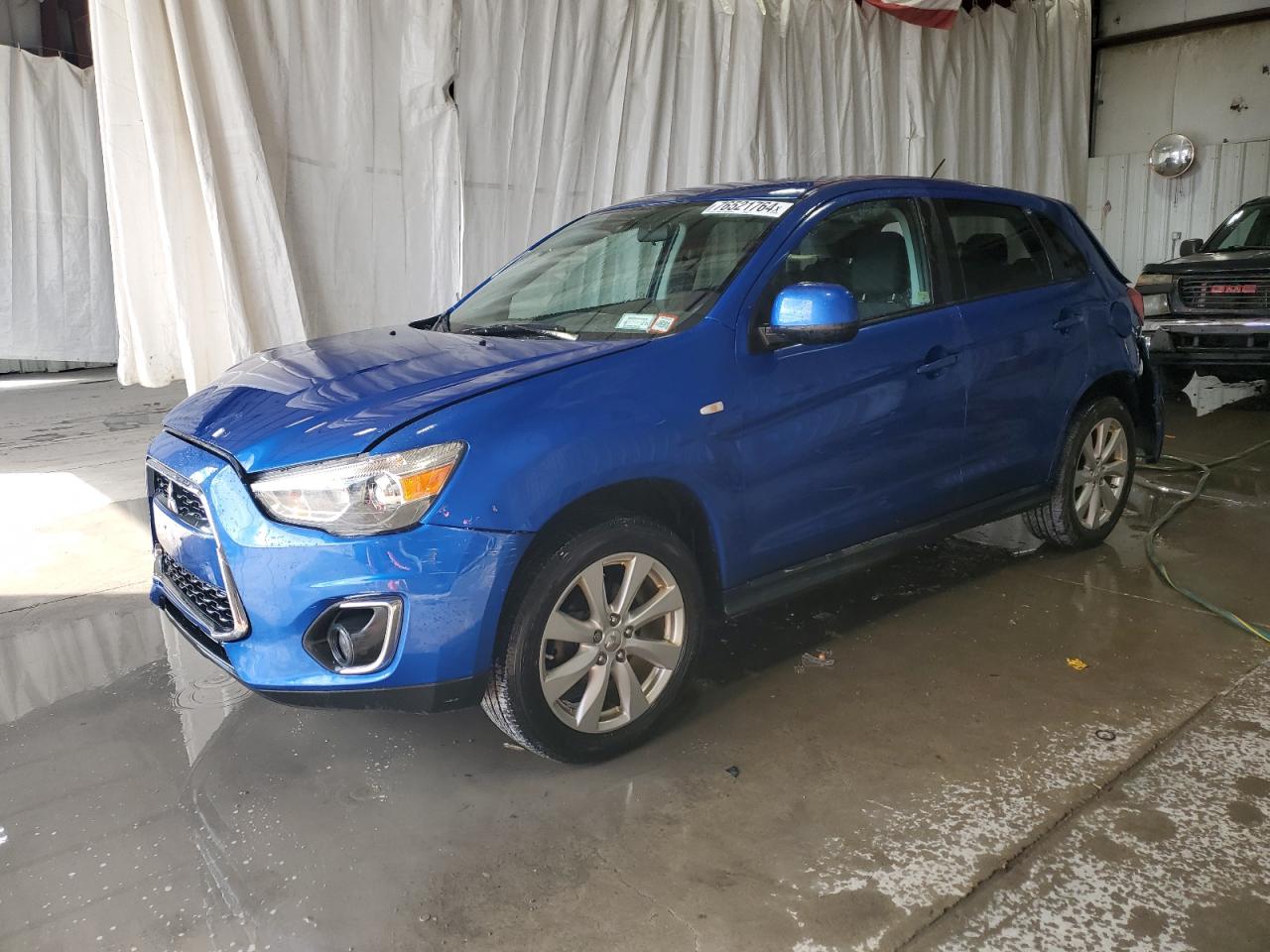 MITSUBISHI OUTLANDER 2015
