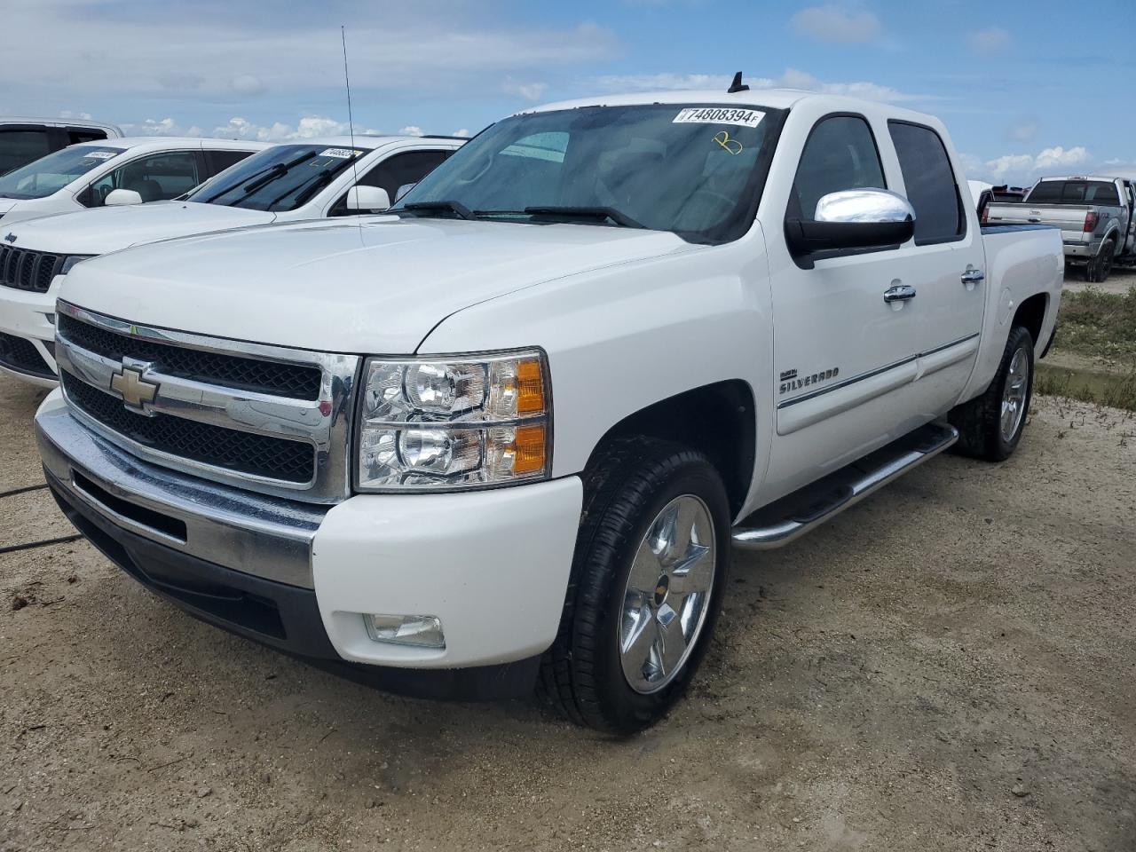 CHEVROLET SILVERADO 2011
