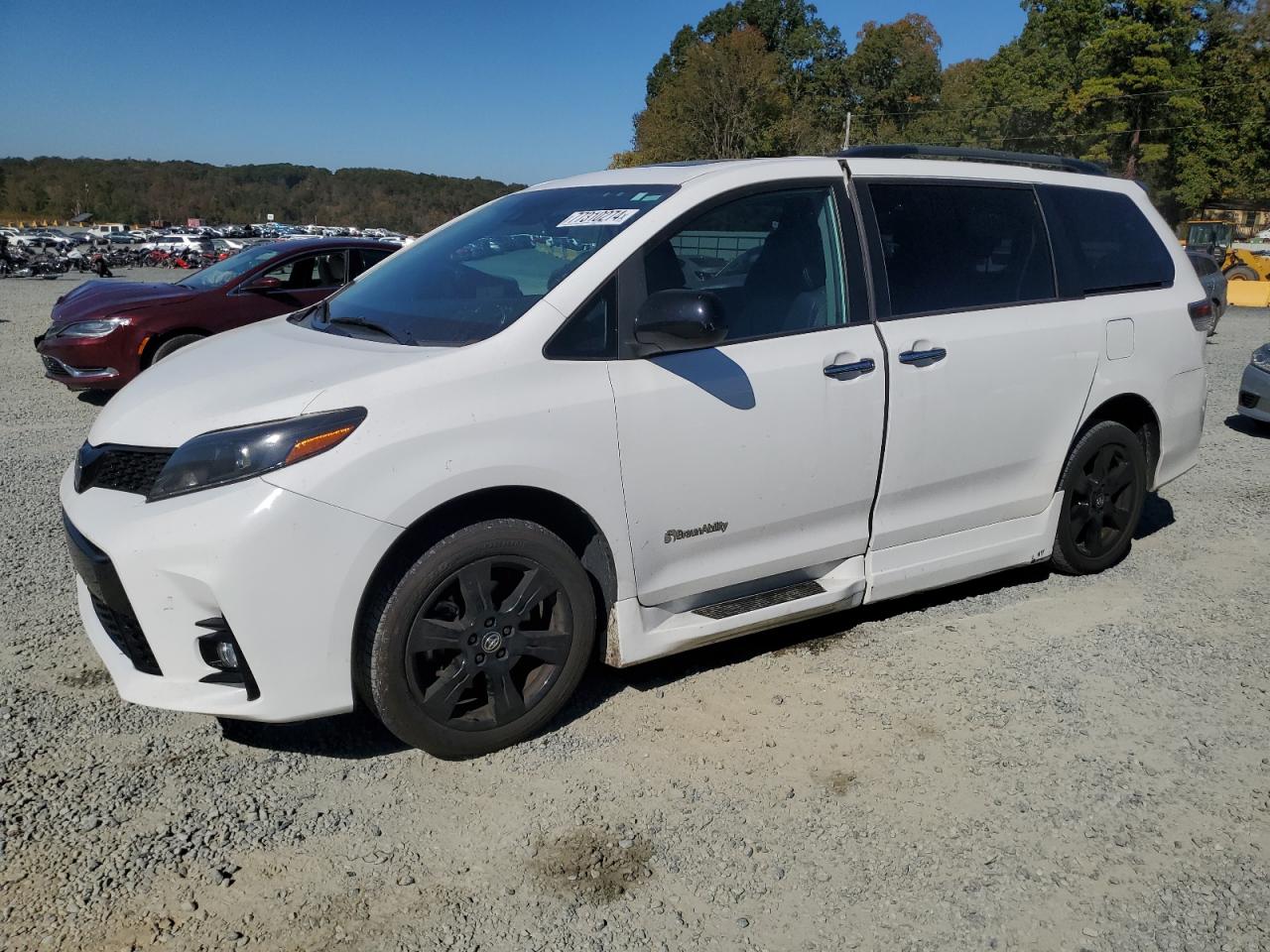 TOYOTA SIENNA SE 2020