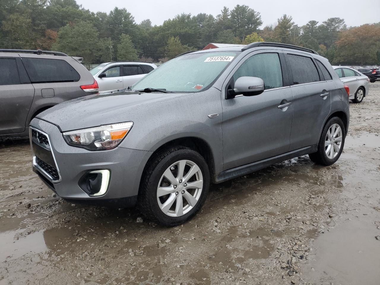 MITSUBISHI OUTLANDER 2015