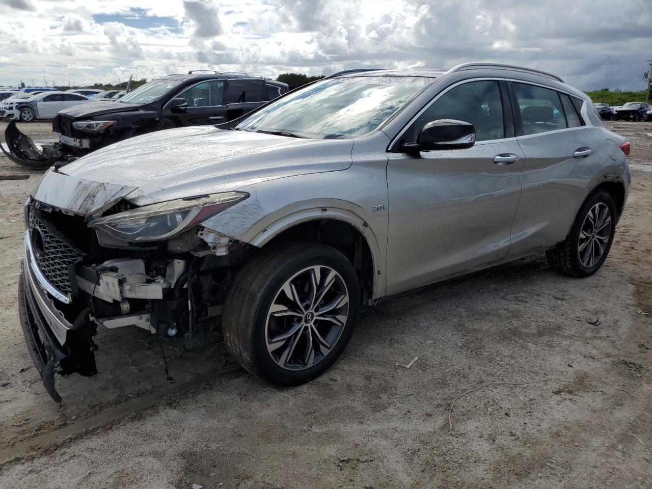 INFINITI QX30 BASE 2018