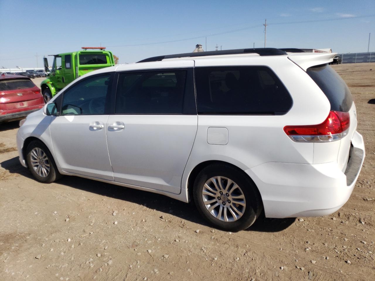 TOYOTA SIENNA XLE 2011