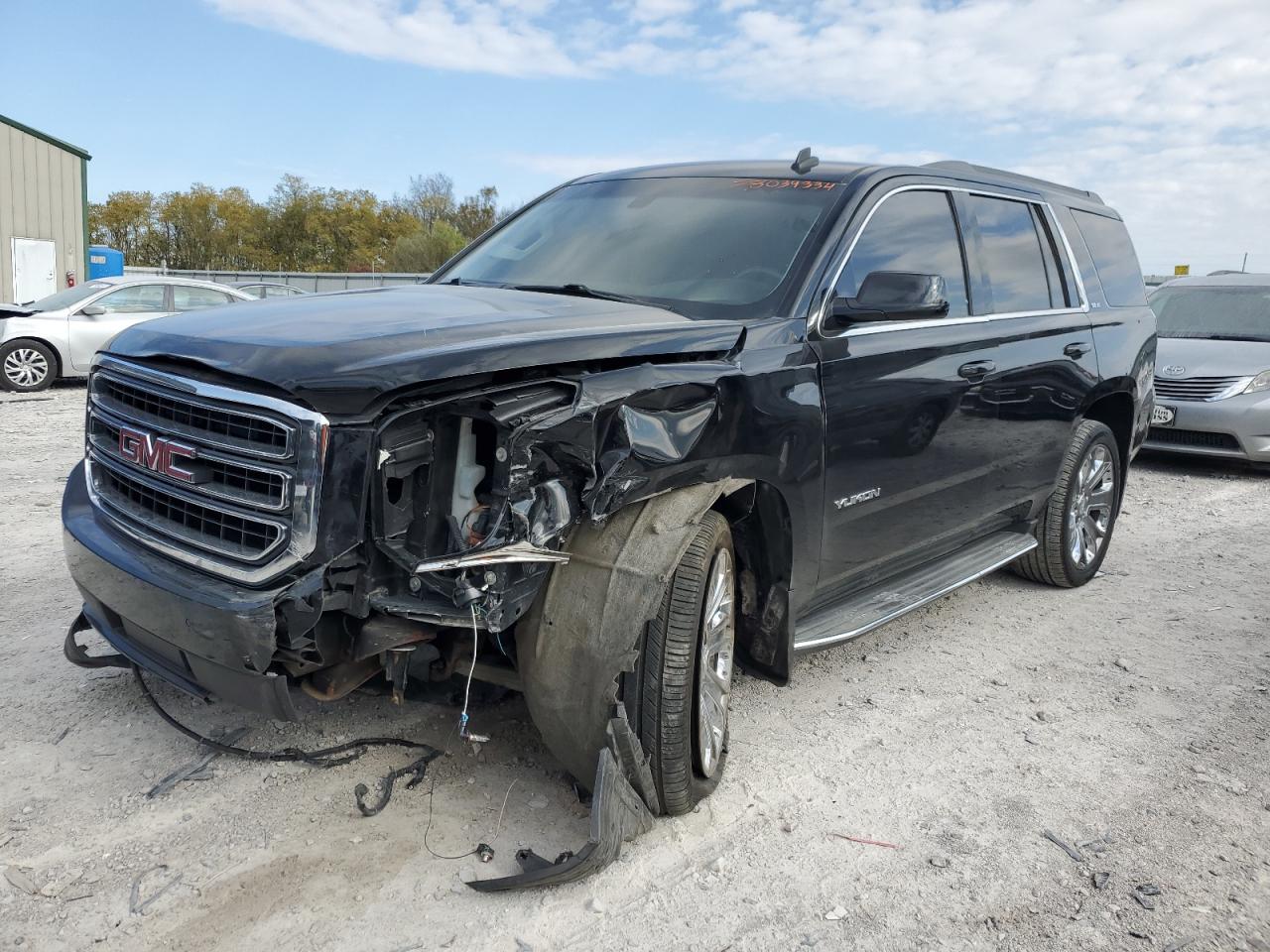 GMC YUKON SLE 2015