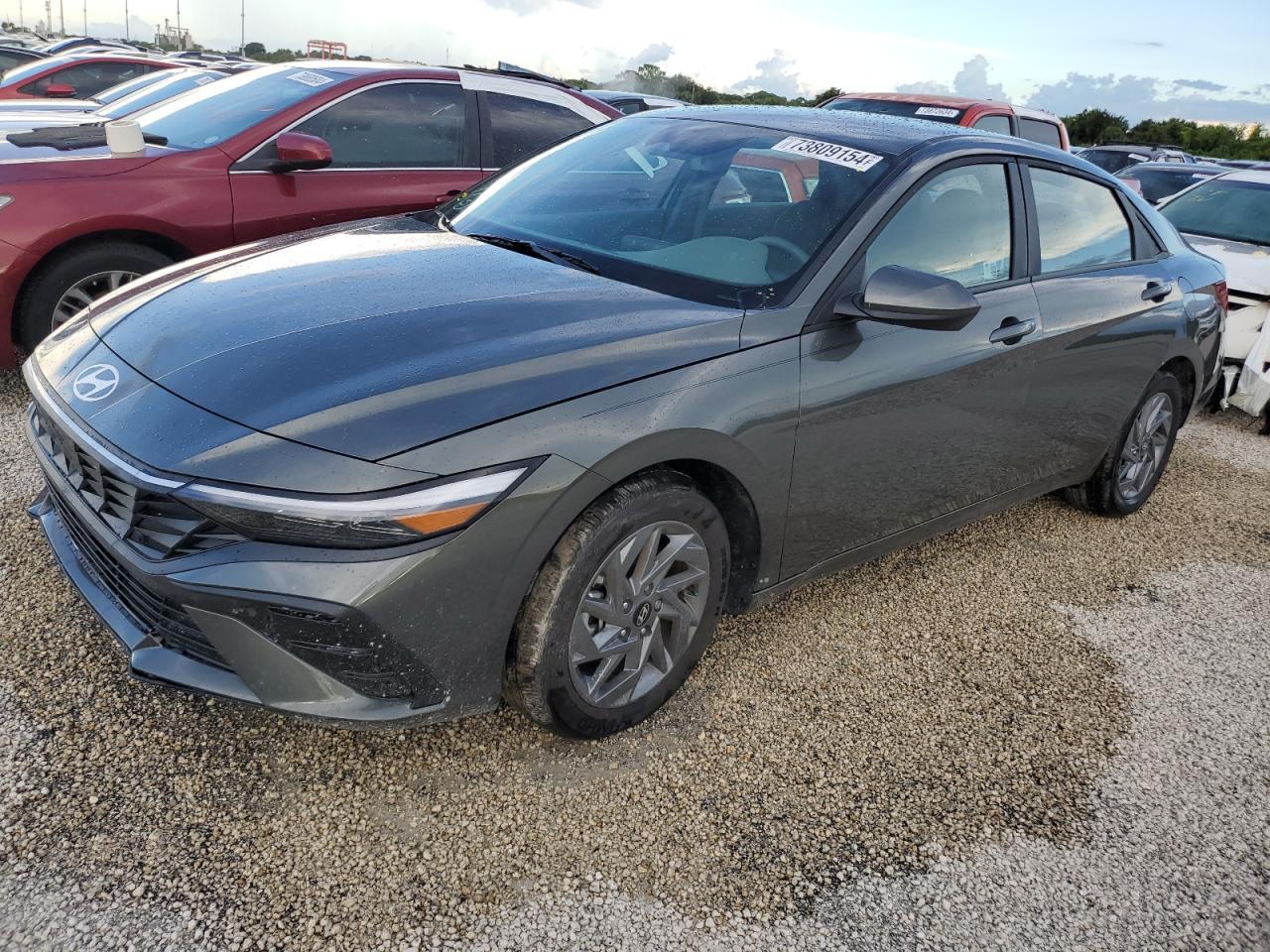 HYUNDAI ELANTRA SE 2024