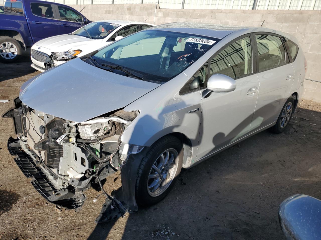 TOYOTA PRIUS V 2015