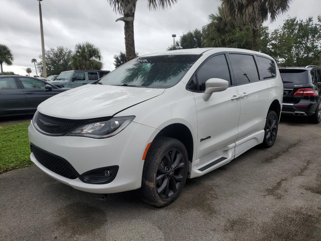 CHRYSLER PACIFICA T 2020