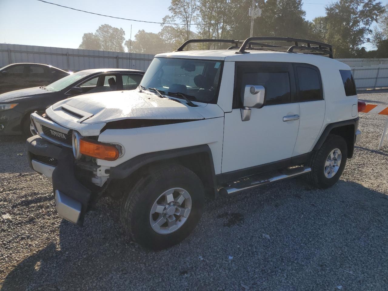 TOYOTA FJ CRUISER 2011