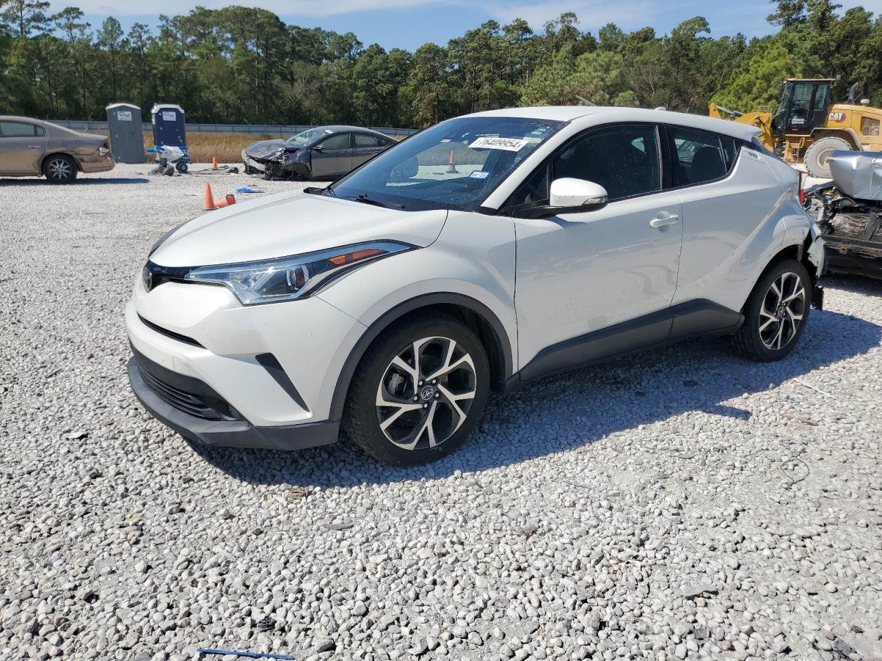 TOYOTA C-HR XLE 2018