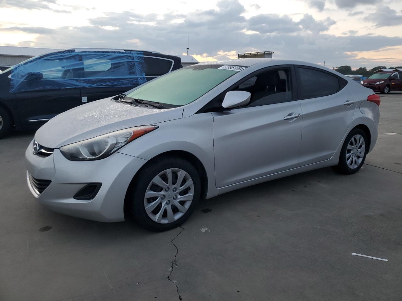 HYUNDAI ELANTRA GL 2013