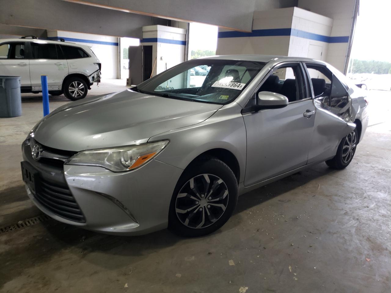TOYOTA CAMRY LE 2015