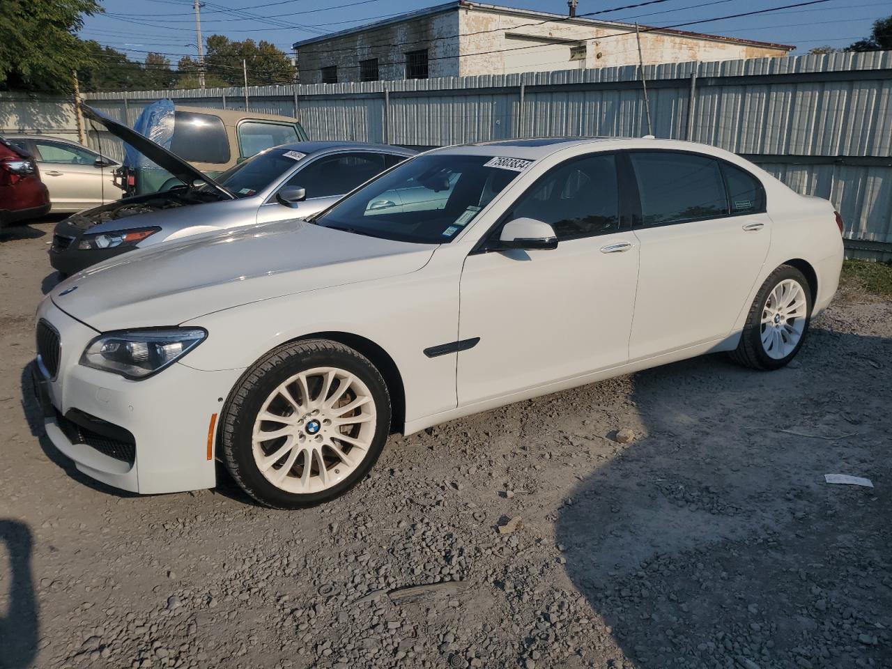 BMW 750 LXI 2015