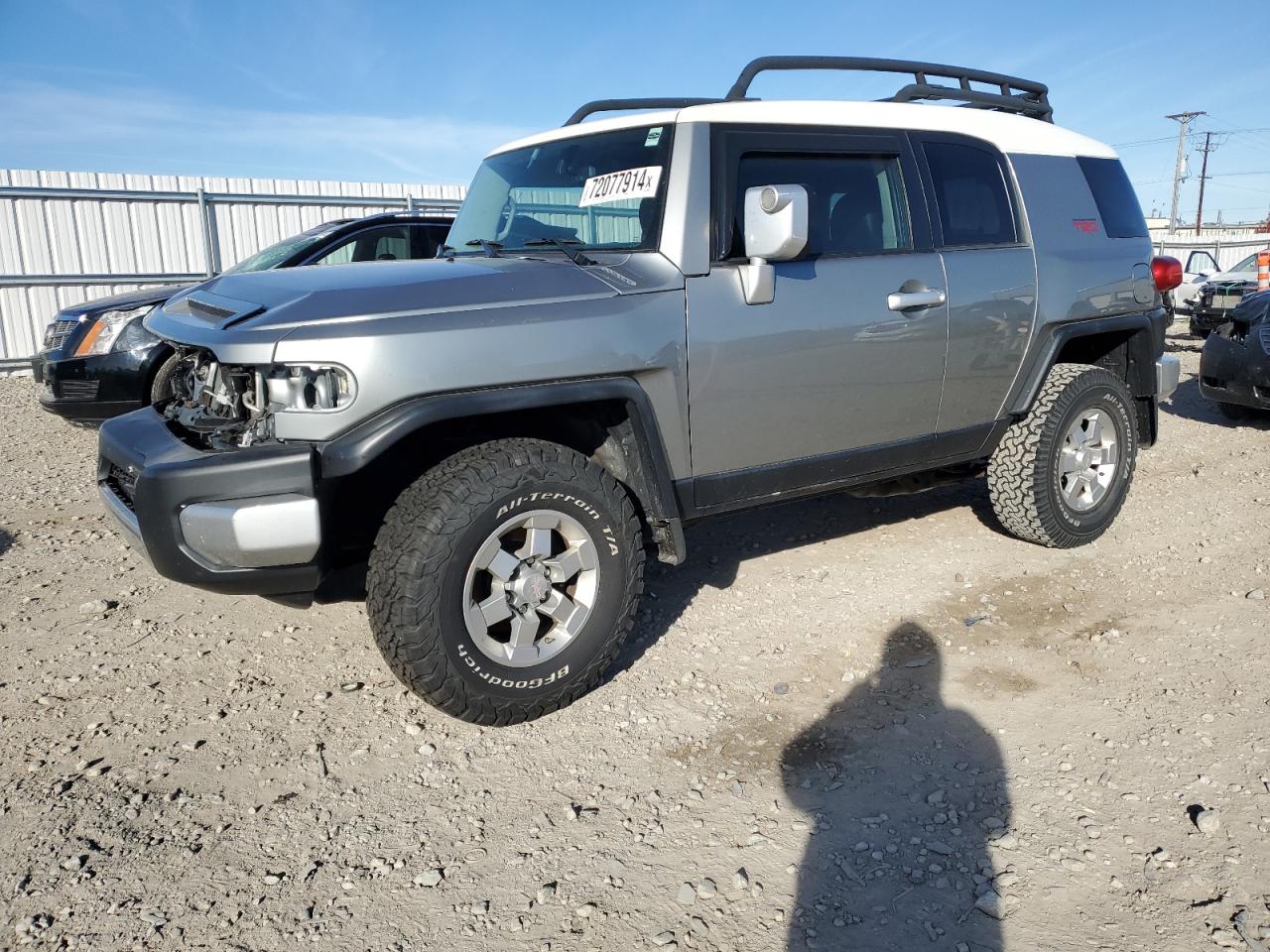 TOYOTA FJ CRUISER 2011