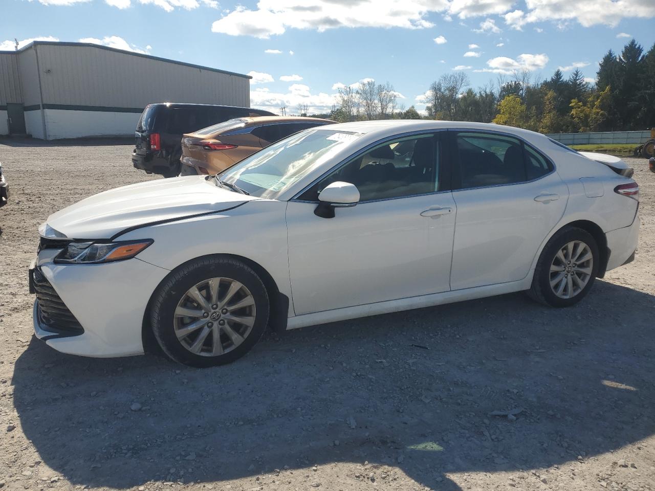 TOYOTA CAMRY LE 2020