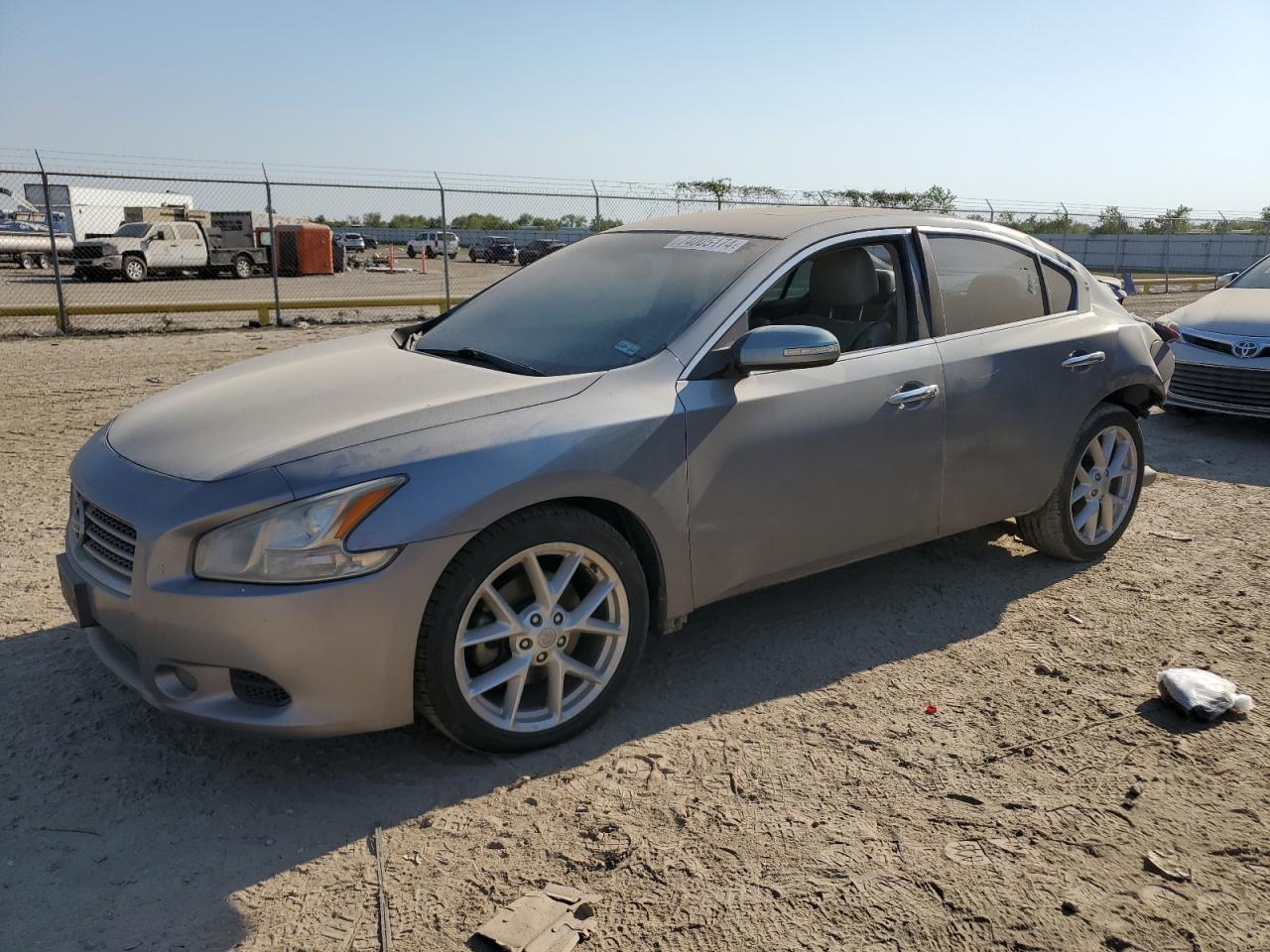 NISSAN MAXIMA 2009
