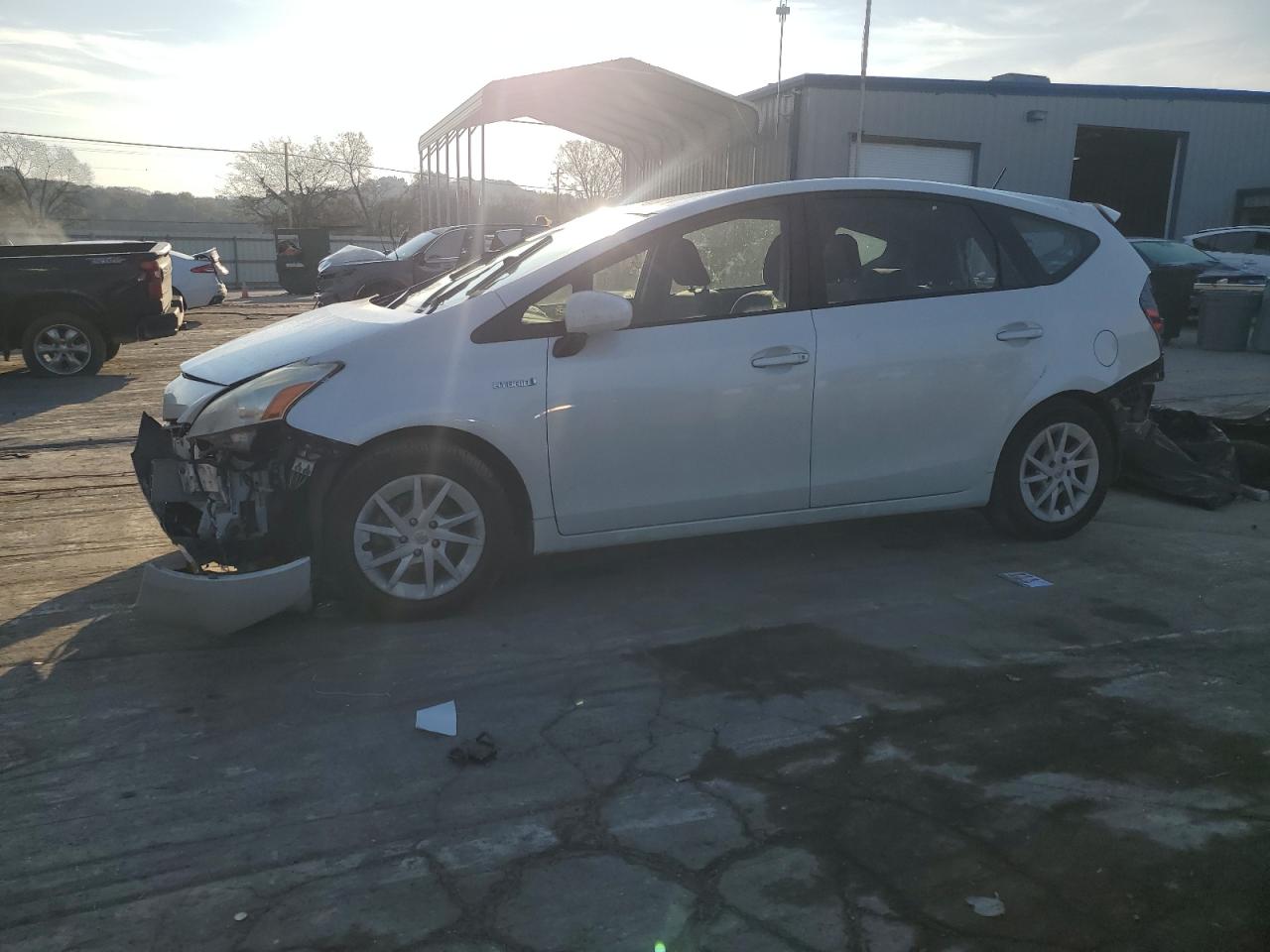 TOYOTA PRIUS V 2012