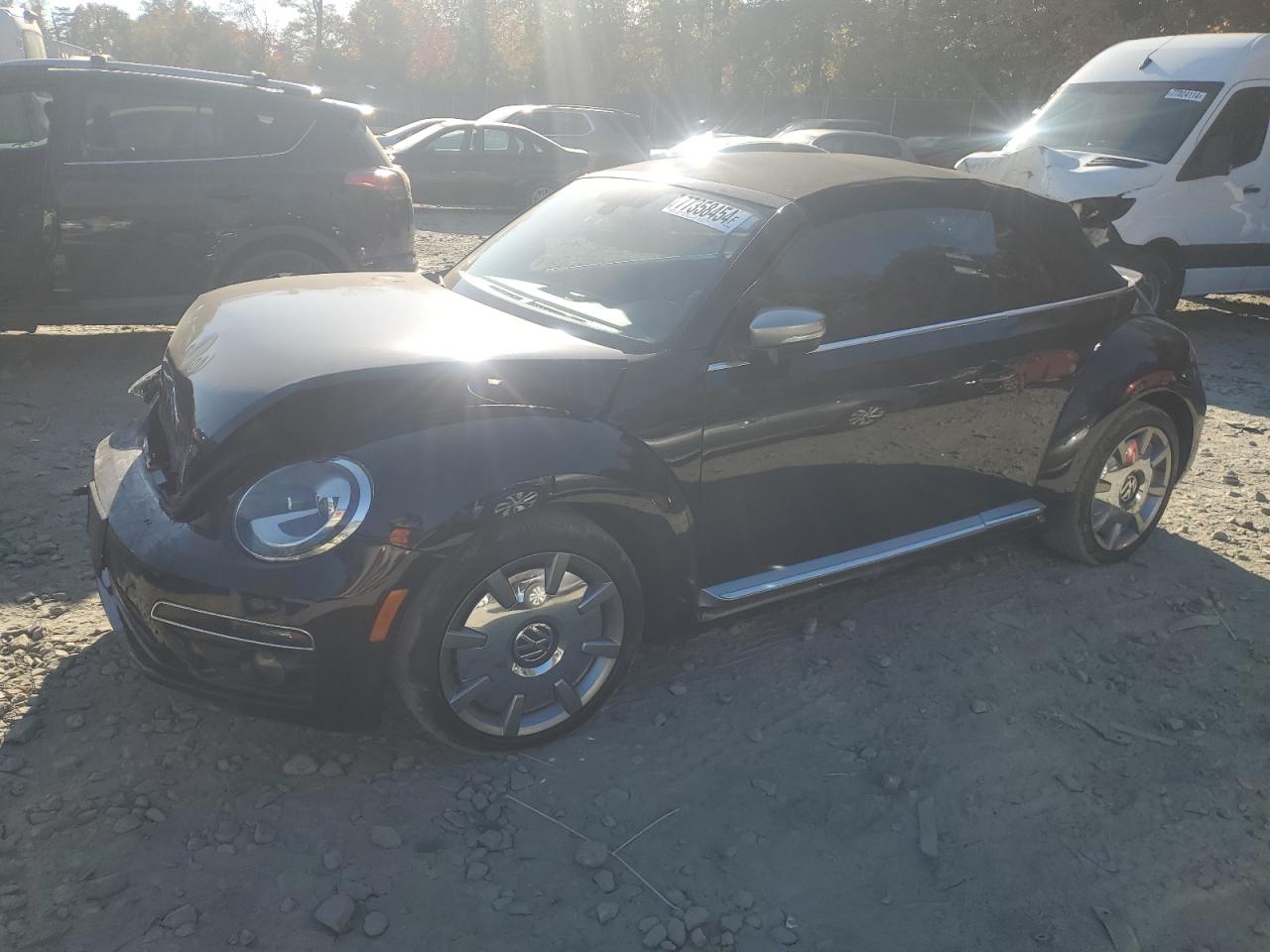 VOLKSWAGEN BEETLE 2014