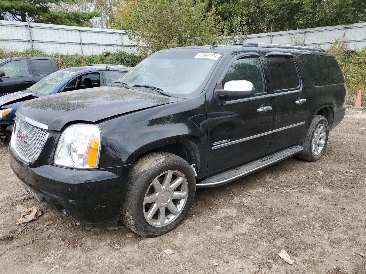 GMC YUKON XL D 2011