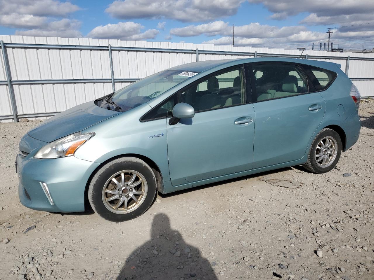 TOYOTA PRIUS V 2014