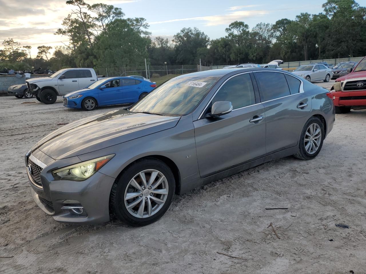 INFINITI Q50 BASE 2015