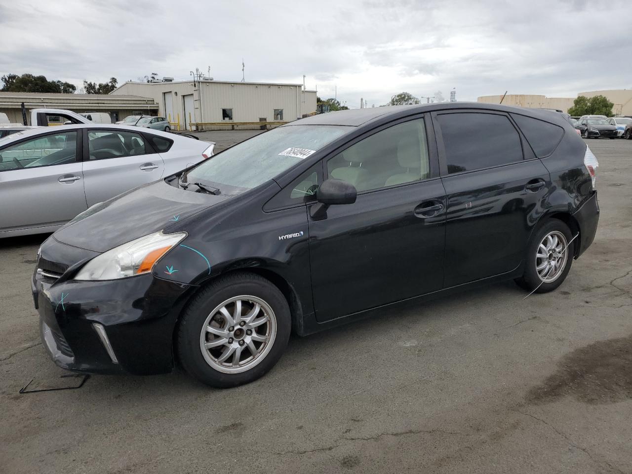 TOYOTA PRIUS V 2013