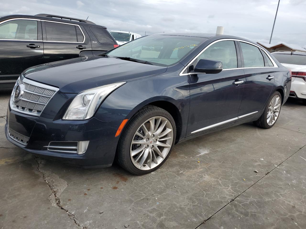 CADILLAC XTS PLATIN 2013