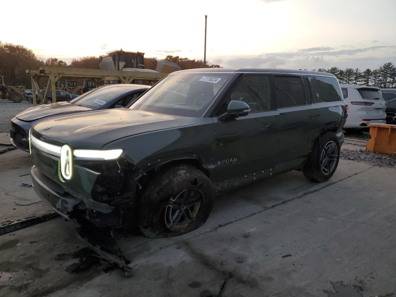 RIVIAN R1S ADVENT 2025