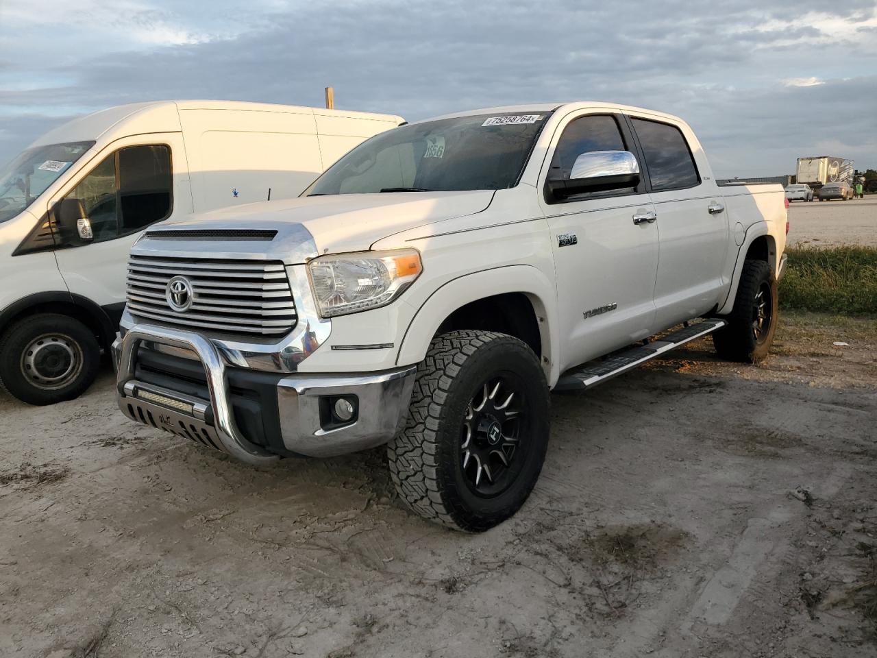 TOYOTA TUNDRA CRE 2015